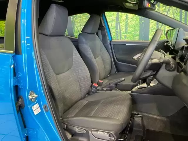 4代目ヤリスの内装とは?無駄をそぎ落としたデザイン性や特徴を紹介