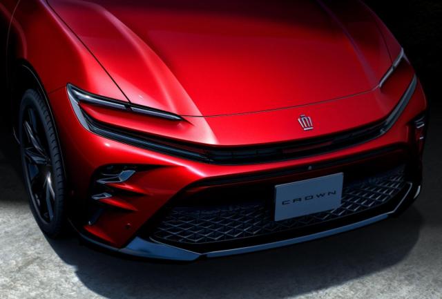 新型クラウンスポーツの見どころは？ライバル車種との比較も