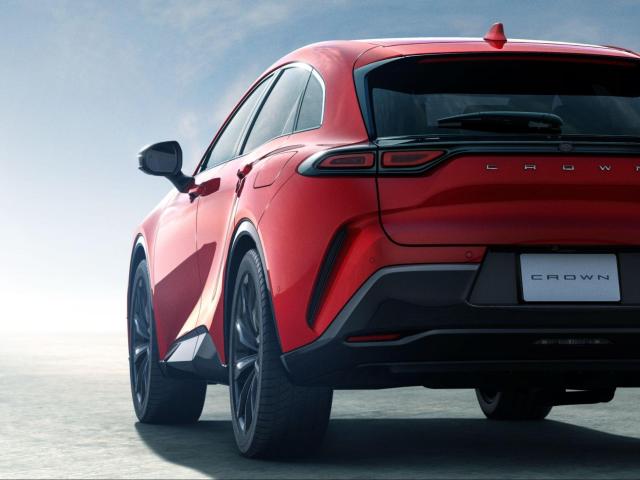 新型クラウンスポーツの見どころは？ライバル車種との比較も