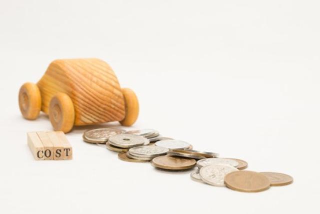 車の模型とお金