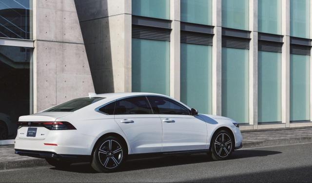 新型アコードが2024年3月に登場!魅力や旧車・ライバル車との違いは?