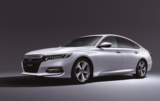 新型アコードが2024年3月に登場!魅力や旧車・ライバル車との違いは?