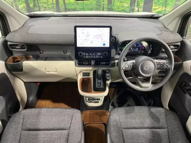 トヨタ シエンタのトランク容量はどのくらい？サイズや機能を徹底解説