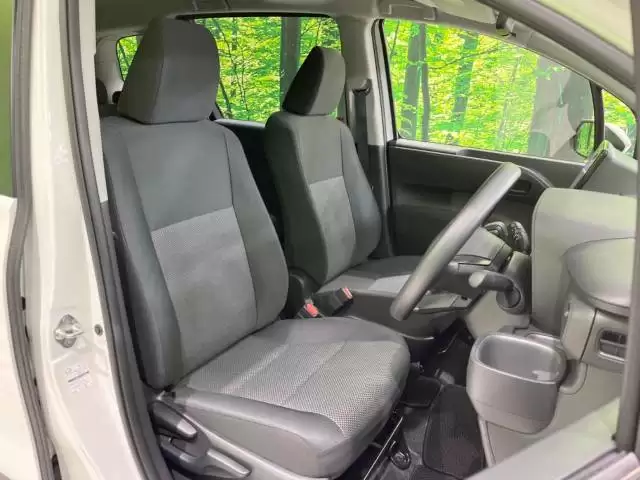 トヨタ シエンタのトランク容量はどのくらい？サイズや機能を徹底解説