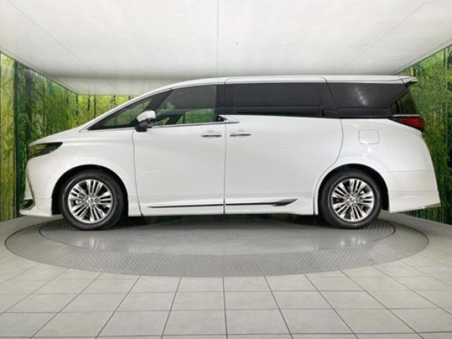 新型アルファードの内装の魅力とは？グレード別の違いやライバル車との