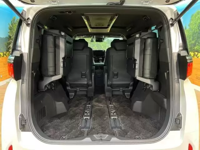 新型アルファードの内装を徹底解剖！変更点やグレードによる違いを解説