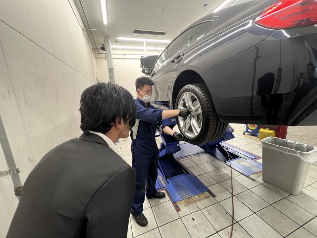 自動車整備業界を目指す学生が最新設備を見学 ユニバース名古屋とマセラティ名古屋インターで職場体験を実施