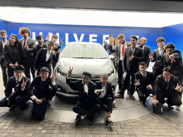 自動車整備業界を目指す学生が最新設備を見学 ユニバース名古屋とマセラティ名古屋インターで職場体験を実施