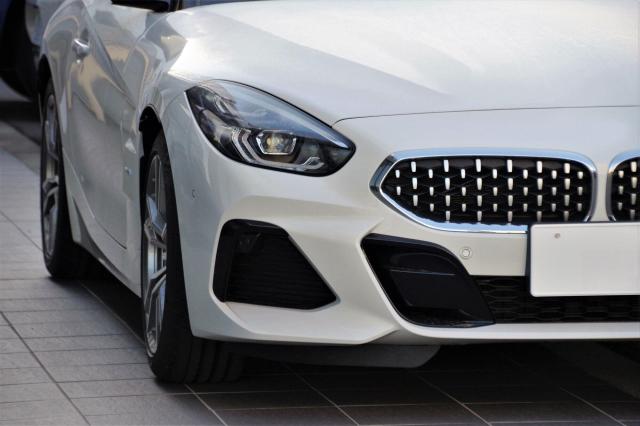 トヨタ スープラとBMW Z4を徹底的に比較！特徴や性能の違いは？