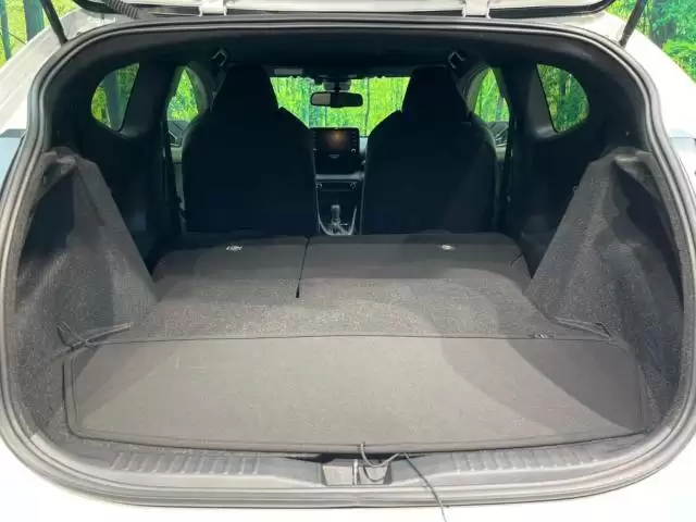 GRヤリスの後部座席は広い?特徴や使い勝手を徹底解説!