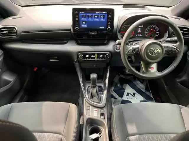 GRヤリスの後部座席は広い?特徴や使い勝手を徹底解説!