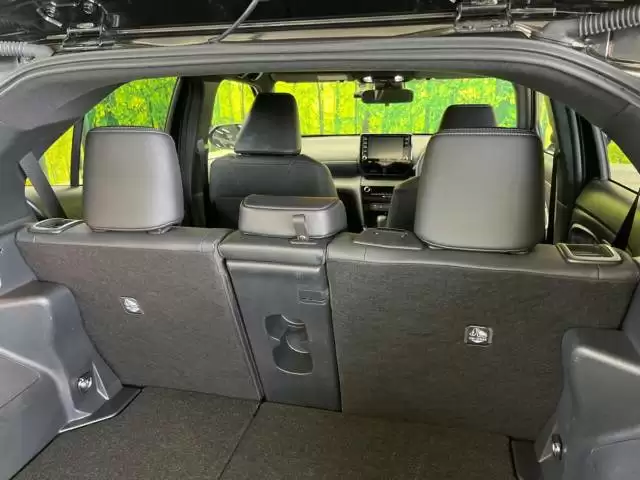 ヤリスクロスの後部座席の利便性は？シートの特徴やライバル車種との比較