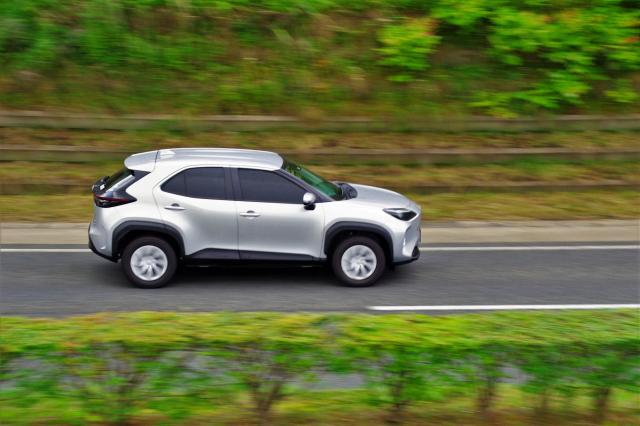 ヤリスクロスの後部座席の利便性は？シートの特徴やライバル車種との比較