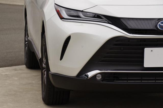 ヴェゼルとハリアーの特徴や性能を徹底比較！違いを比べてみよう