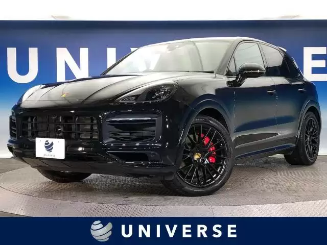 ポルシェのマカンとカイエンの違いは?SUVモデルのライバル車も紹介