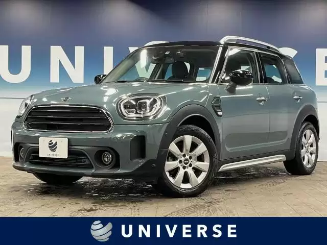 ポルシェのマカンとカイエンの違いは?SUVモデルのライバル車も紹介