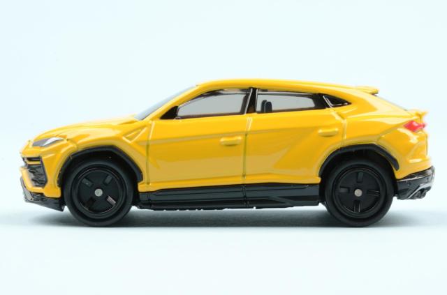 ポルシェのマカンとカイエンの違いは?SUVモデルのライバル車も紹介