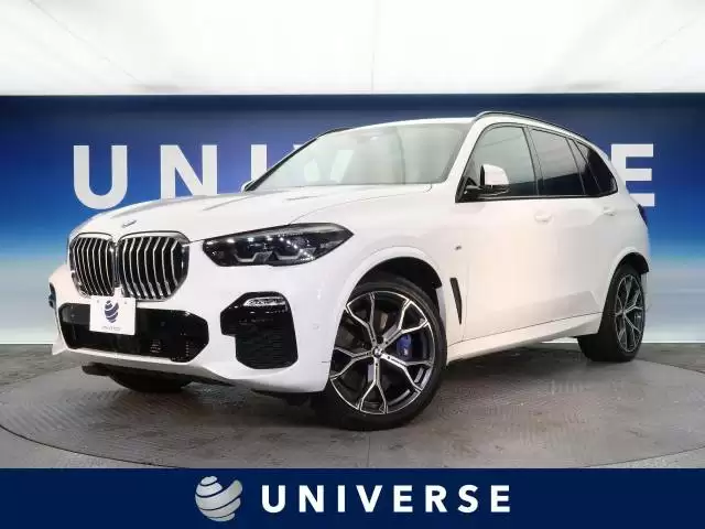 ポルシェのマカンとカイエンの違いは?SUVモデルのライバル車も紹介