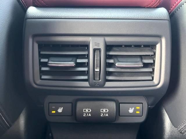 レヴォーグの後部座席は過ごしやすい？広さや快適装備を紹介します