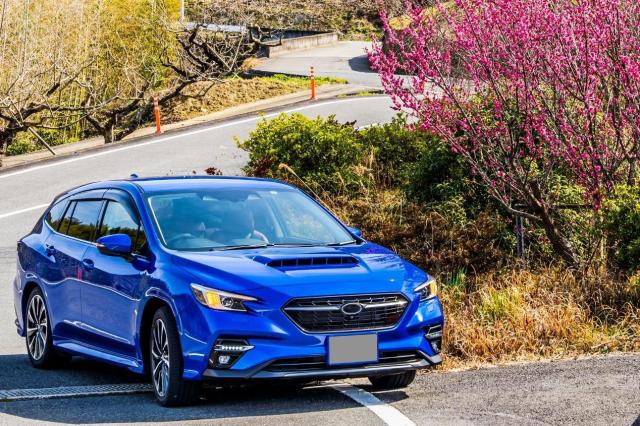 レヴォーグの後部座席は過ごしやすい？広さや快適装備を紹介します