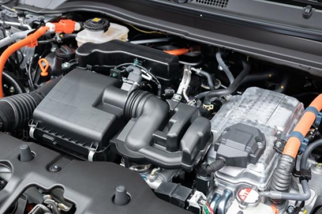 エンジン警告灯が点灯する原因とは？パターンごとの意味や対処法も解説