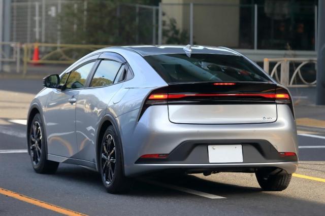 プリウスはキャンピングカーにできる?車中泊に向いている理由や改造方法を解説