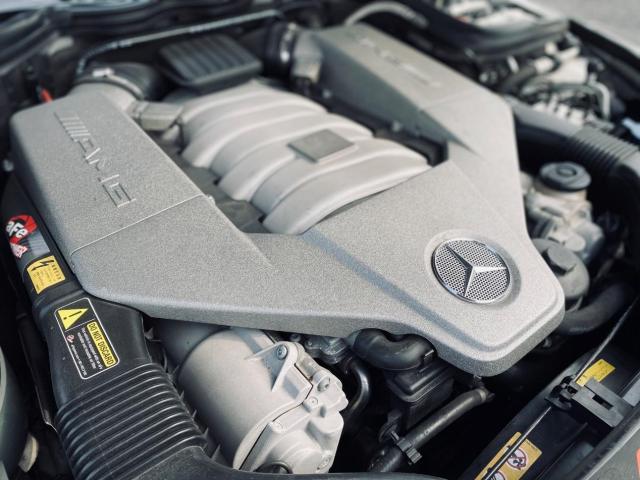 AMGロゴの秘密に迫る！3つのデザイン要素に隠された由来と意味