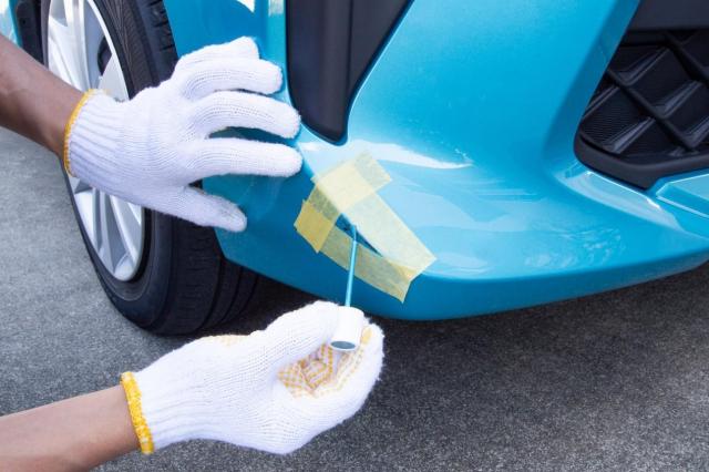 バンパー修理の費用相場は？損傷の程度別に修理方法を解説！