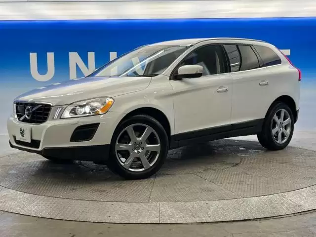 ボルボ XC60の魅力は?内外装の特徴や中古車価格など丸ごと紹介