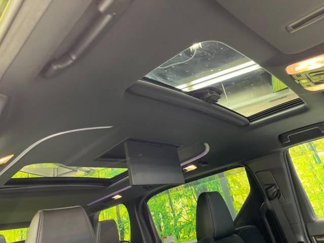 クラウンヴェルファイアとヴェルファイアの違い:高級感と実用性の融合を徹底比較