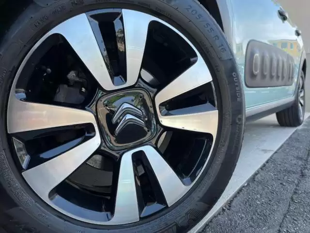 シトロエン C3の魅力は？新型情報からデザインや性能・中古相場も解説！