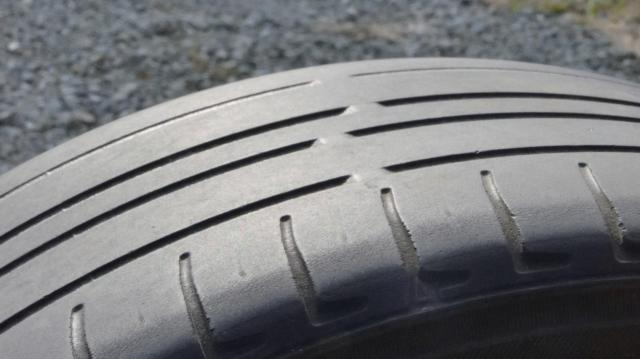 プリウスαの標準タイヤサイズとは?インチアップのメリットと注意点も解説