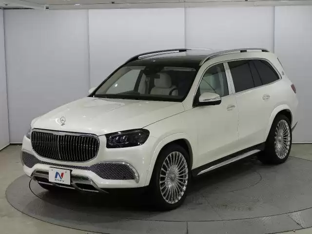 マイバッハ各モデルの値段やスペックは?最高級車の装備や機能も解説