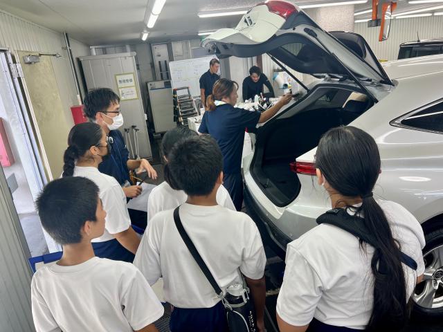 名古屋市立有松中学校特別支援学級の生徒がネクステージ大高店で職場体験を実施 ~新たな経験から学生の可能性を支援~