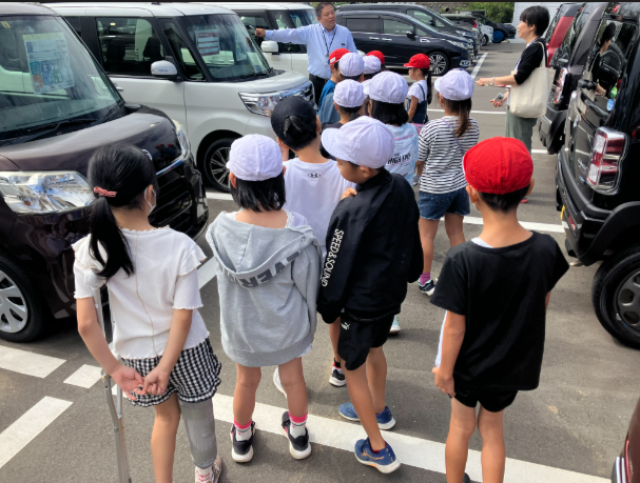 諫早市立小栗小学校2年生がネクステージ諫早店で職場見学を実施!