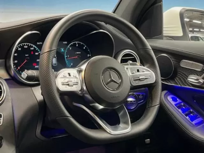 女性に人気のメルセデス・ベンツのモデルは？人気の理由や特徴を解説