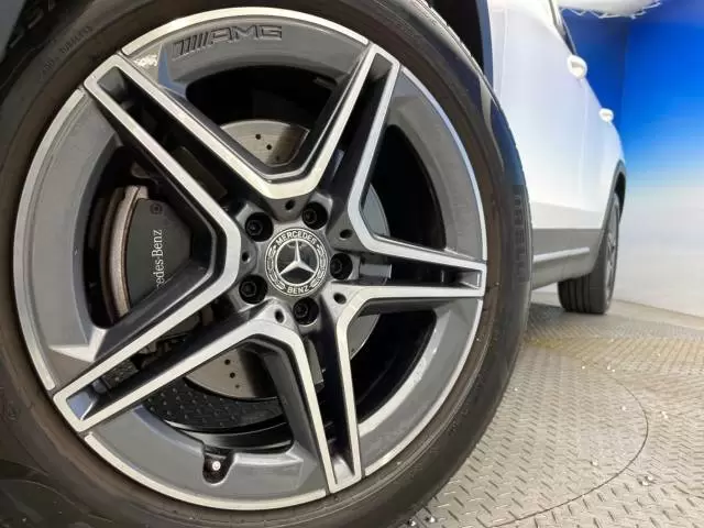 女性に人気のメルセデス・ベンツのモデルは?人気の理由や特徴を解説