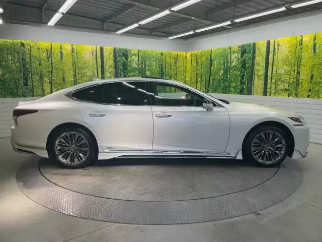 新型レクサスLSはどこが変わった?性能や特徴、最新テクノロジーを解説