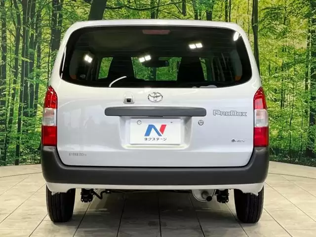 プロボックスは本当に速い？「公道最速」と呼ばれる理由と特徴を解説