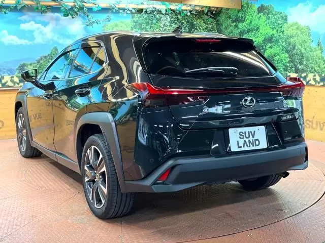 レクサスUXは2026年にフルモデルチェンジ?2023年の改良についても解説