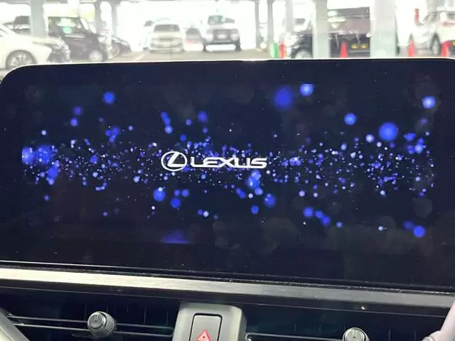 レクサスUXは2026年にフルモデルチェンジ?2023年の改良についても解説