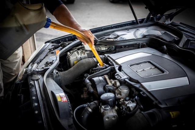 4代目ハリアーに搭載されたエンジンの特徴とは？種類や先代モデルについても解説