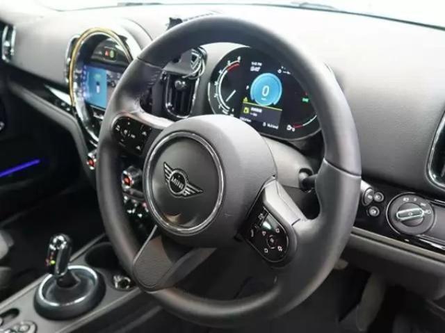 車のエンブレム図鑑：デザインの魅力と歴史を徹底解剖