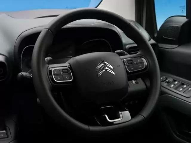 車のエンブレム図鑑：デザインの魅力と歴史を徹底解剖