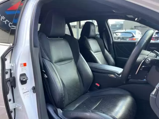 レクサスの維持費はどれくらい?維持費の主要要素と比較を紹介