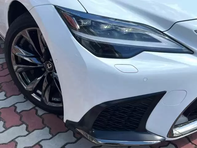 レクサスの維持費はどれくらい?維持費の主要要素と比較を紹介