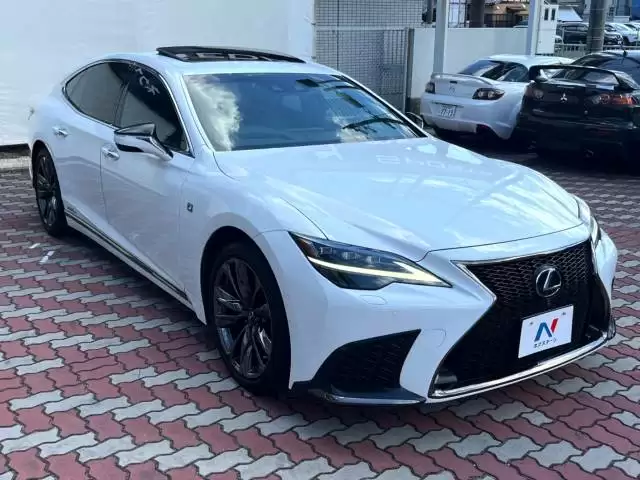 レクサスの維持費はどれくらい?維持費の主要要素と比較を紹介