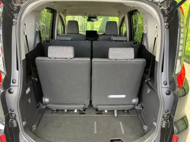 7人乗りシエンタの実力を検証!5人乗りとの違いや燃費、荷室容量、使い勝手を解説