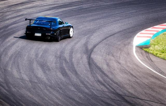 マツダ RX-7の歴史と歴代モデルの特徴｜最新の売買価格も調査