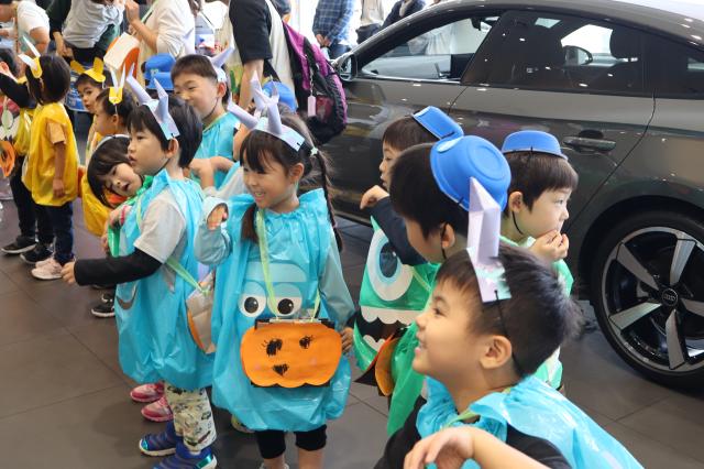 Audi港南台が地元保育園のハロウィンイベントに協賛